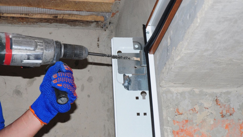 Why Choose Estero Garage Door Repair Services?