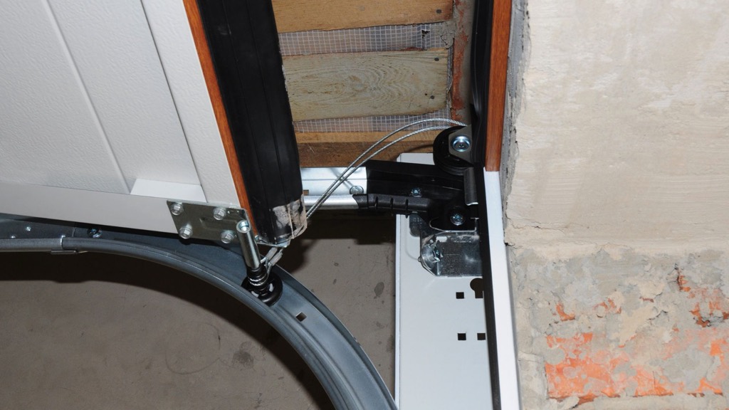 Why Choose Estero Garage Door Repair Services?